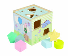 SHAPE SORTER - CLASSIC POOH