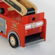 TV427_wooden_fire_engine_2