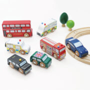 tv267-london-cars-wooden-wheels-on-all-popular-train-tracks