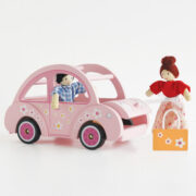 ME041-sophies-car-family-dolls-packing-car