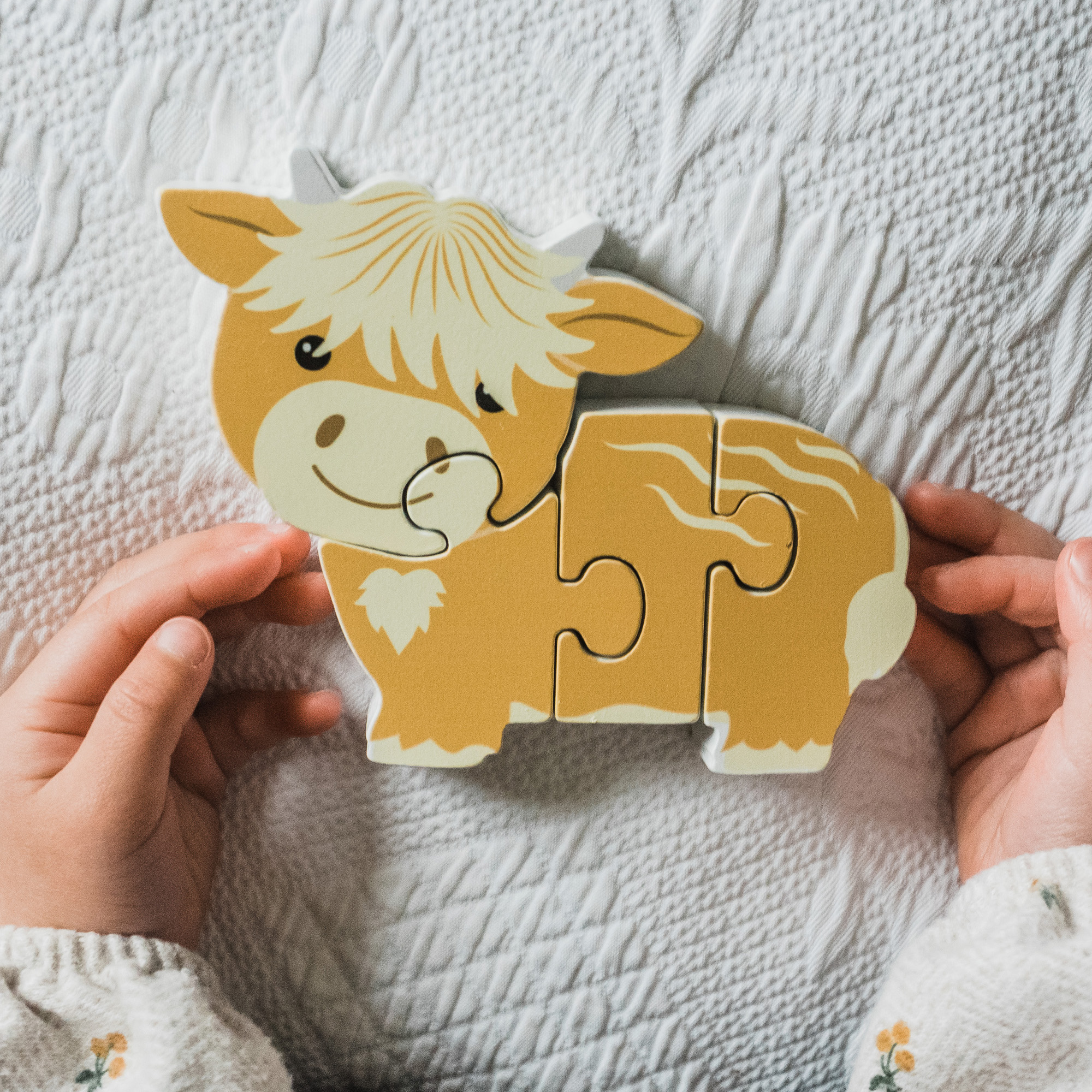 WOODEN PUZZLE – HIGHLAND COW_2_LIFESTYLE