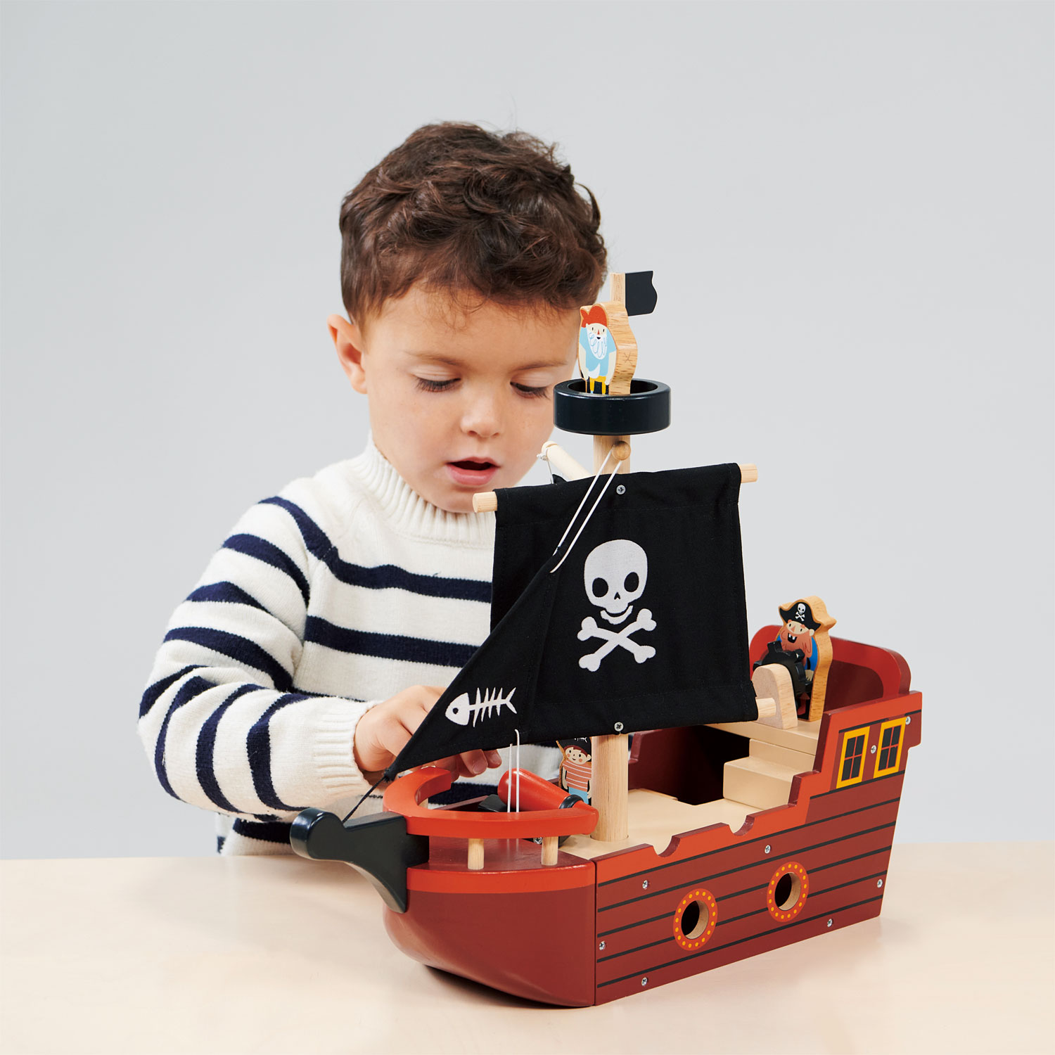 MT7903-fishbones-pirate-ship-3